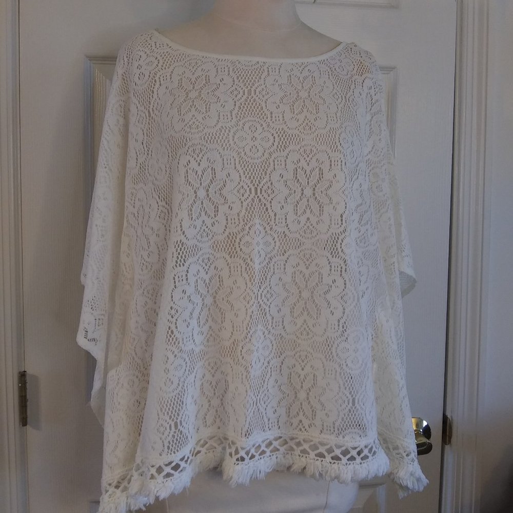 Umgee | Short Cream Lace Poncho | S/M | New